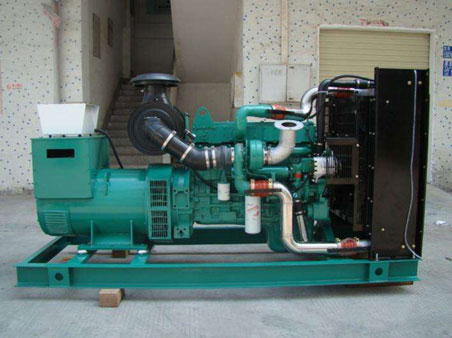 幸福路街道1100kw康明斯柴油发电机组图片 幸福路街道1100kw康明斯柴油发电机组图片